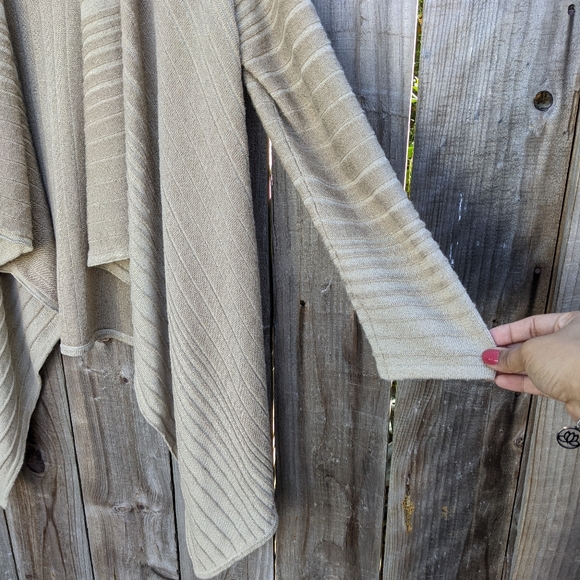 St. John Sport Cascading Cardigan Tan Small - Picture 2 of 8